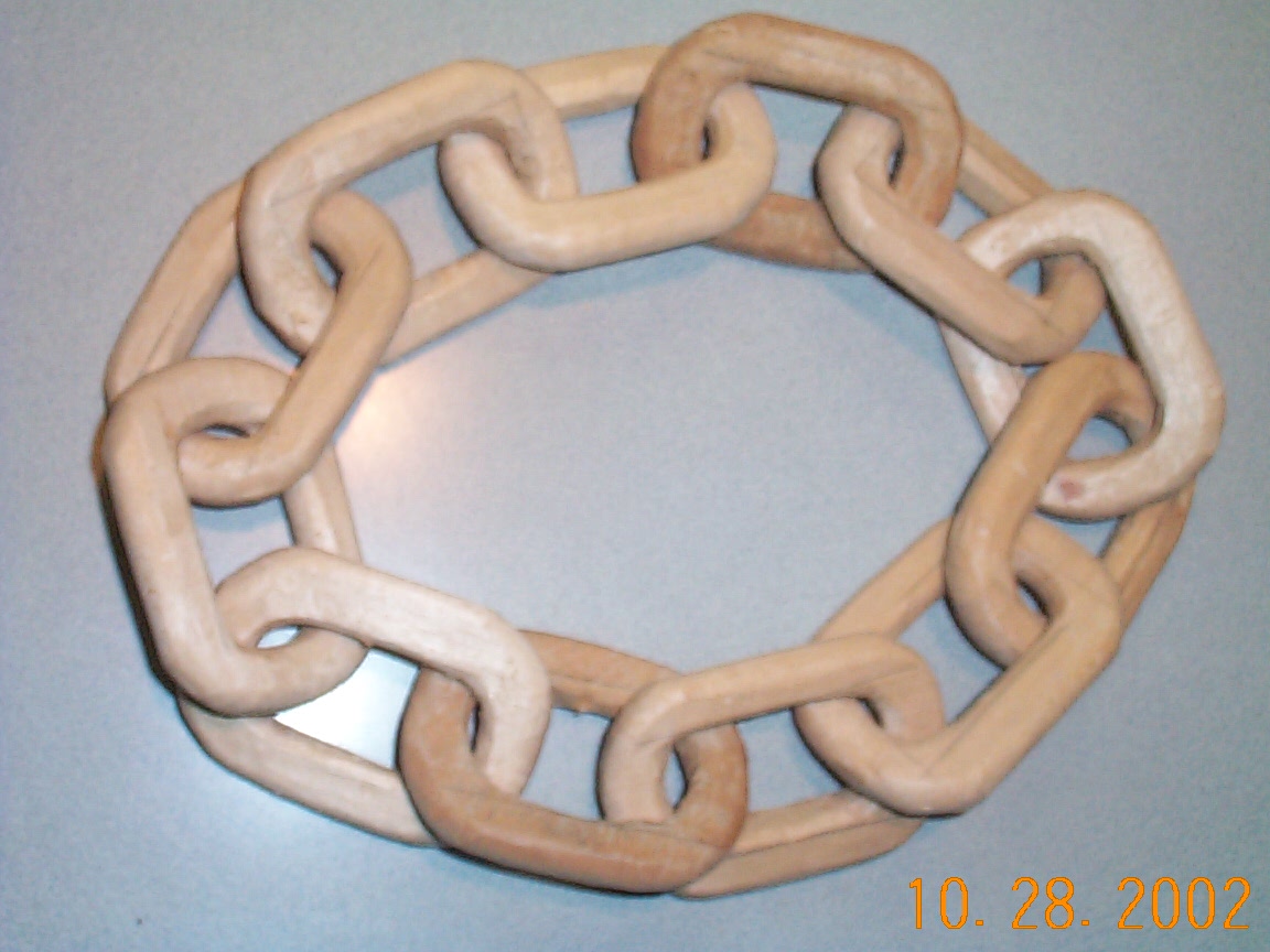 Chain woodcarving by Fred Pflederer